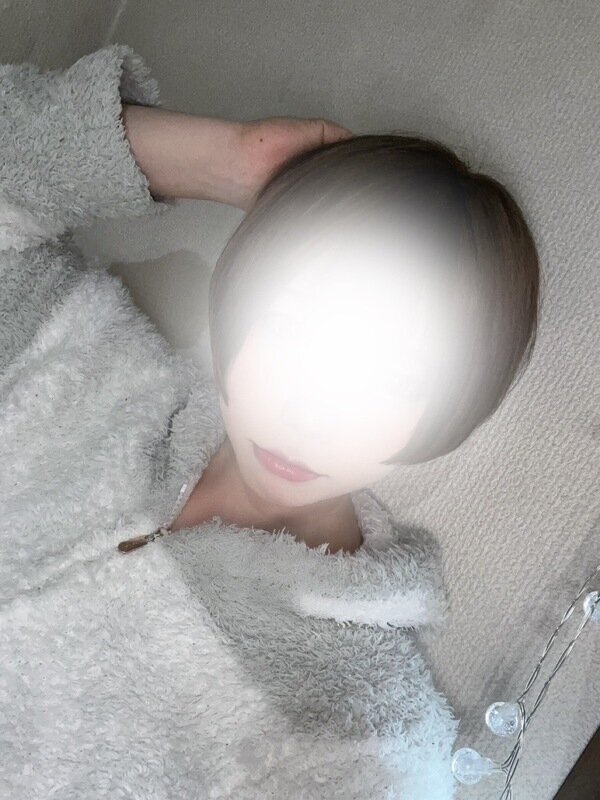 麗衣（れい）